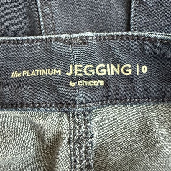 Chico's Women's The Platinum Jegging Jeans Dark Blue Size 4 (Chico's 0) - Picture 3 of 11